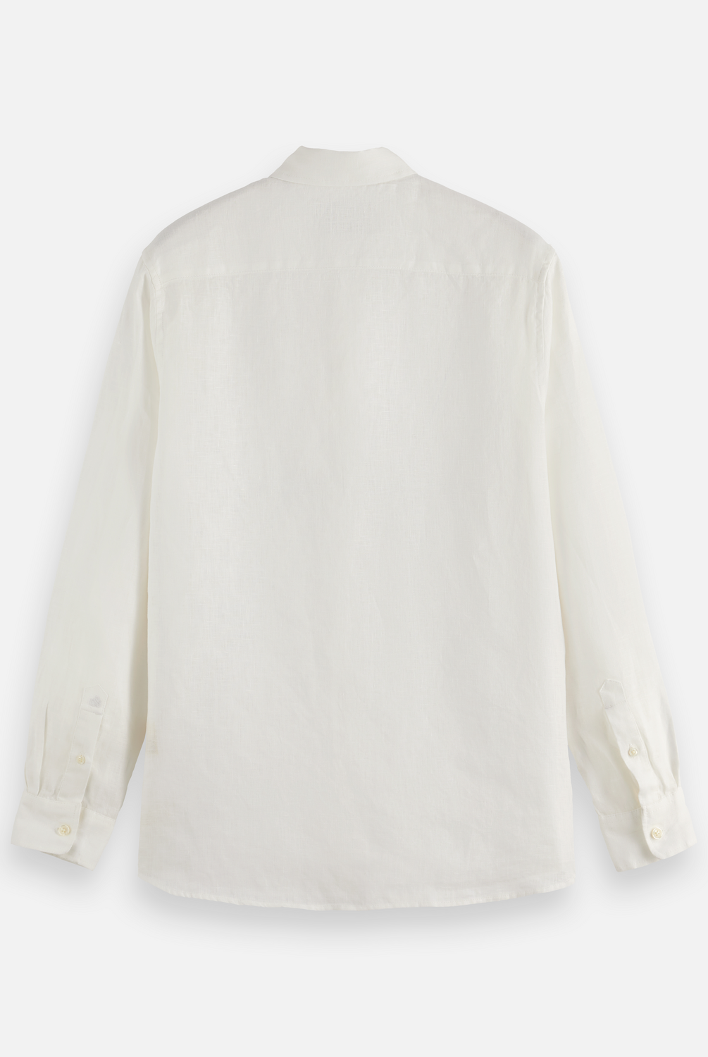 Dive into the heart of summer with the linen shirt. Crafted for comfort, this shirt is a tribute to those sun-drenched days and balmy nights. Its classic button down design meets the laid-back luxury of linen, offering a silhouette that's as breezy as it is stylish.
Men's shirt
100% linen
Long sleeved
Button down
100% Linen