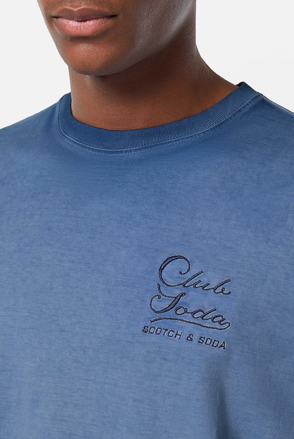 The Relaxed-Fit Inside Out Cold Dye T-Shirt is all about cool comfort with a twist. It's your everyday essential with an edgy vibe.
100% Cotton